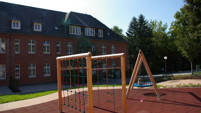 Bild zeigt die Schule.