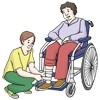 Hier sehen Sie eine Rollstuhlfahrerin, die ein Bein verbunden bekommt